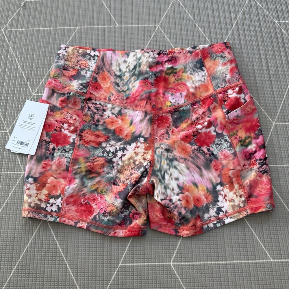 NEW Athleta Salutation Stash Pocket II 5" Short Size XL Watercolor Floral - Picture 2 of 5